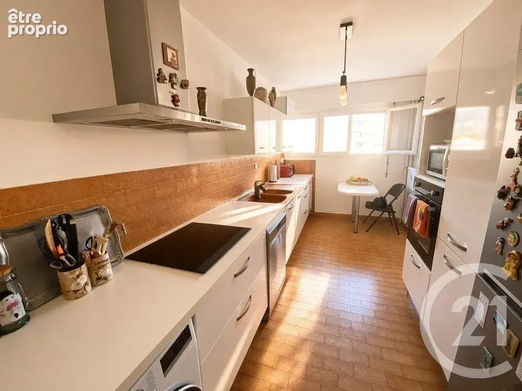 Appartement 3 pièces 75 m² à vendre à Toulon (83200) - photo 4