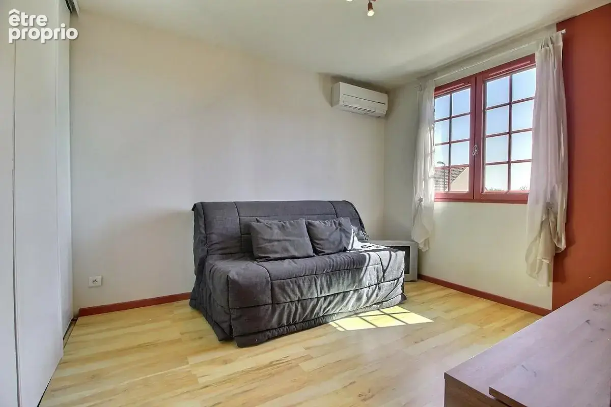 Maison individuelle, 4 chambres sur sous-sol total avec jardin - photo 5