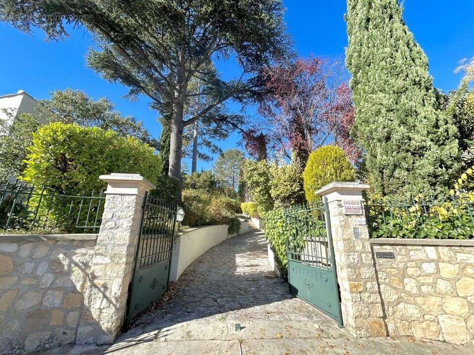 Maison à GREOUX-LES-BAINS