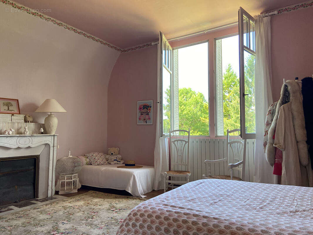 Maison à MONTIGNY-AUX-AMOGNES