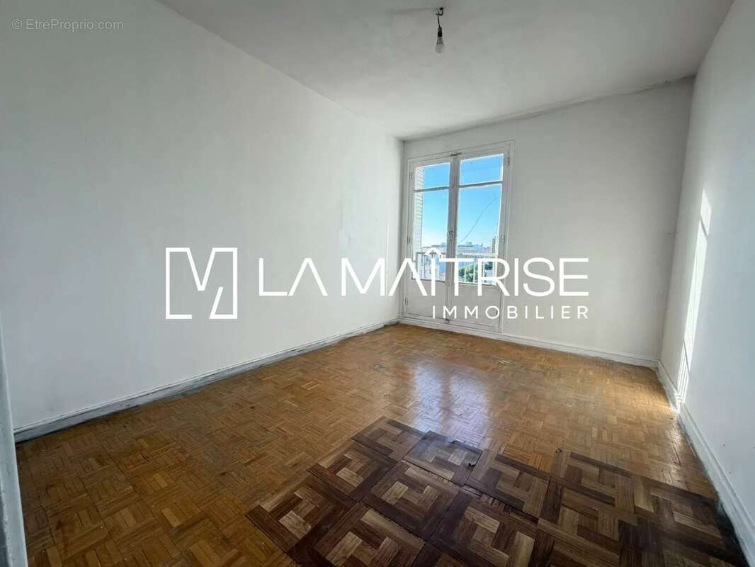 Appartement 77 m² à Marseille-5e  - photo 5