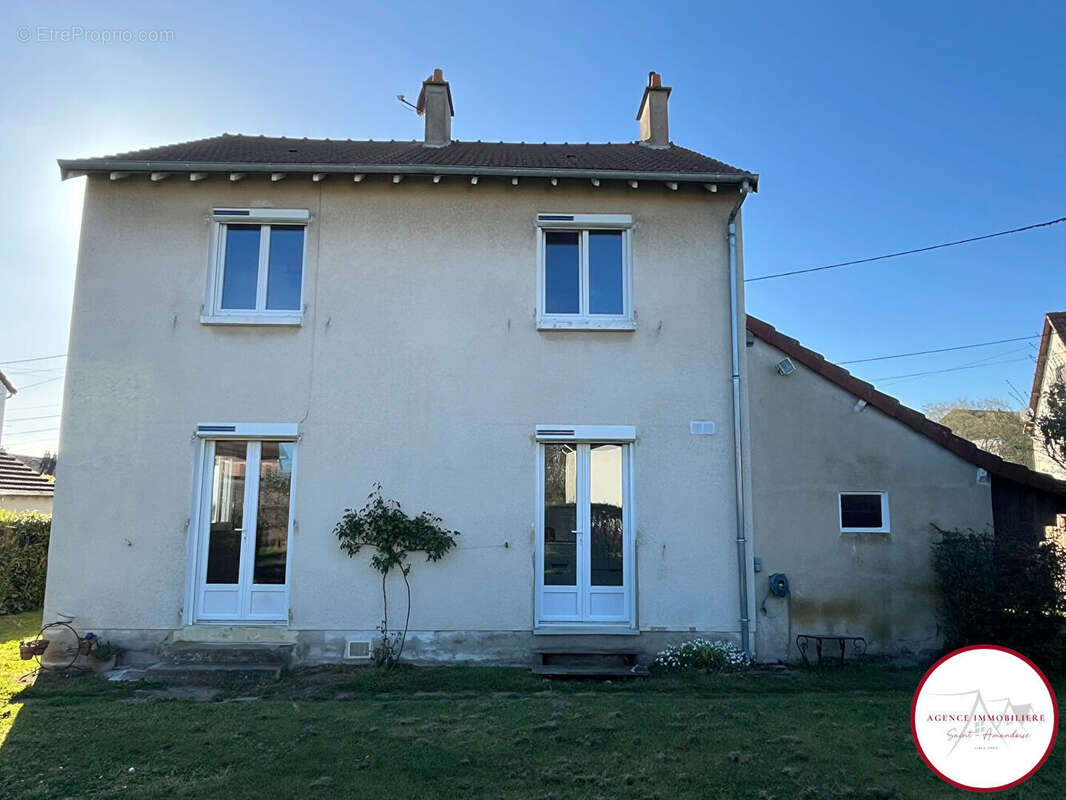Maison à SAINT-AMAND-MONTROND