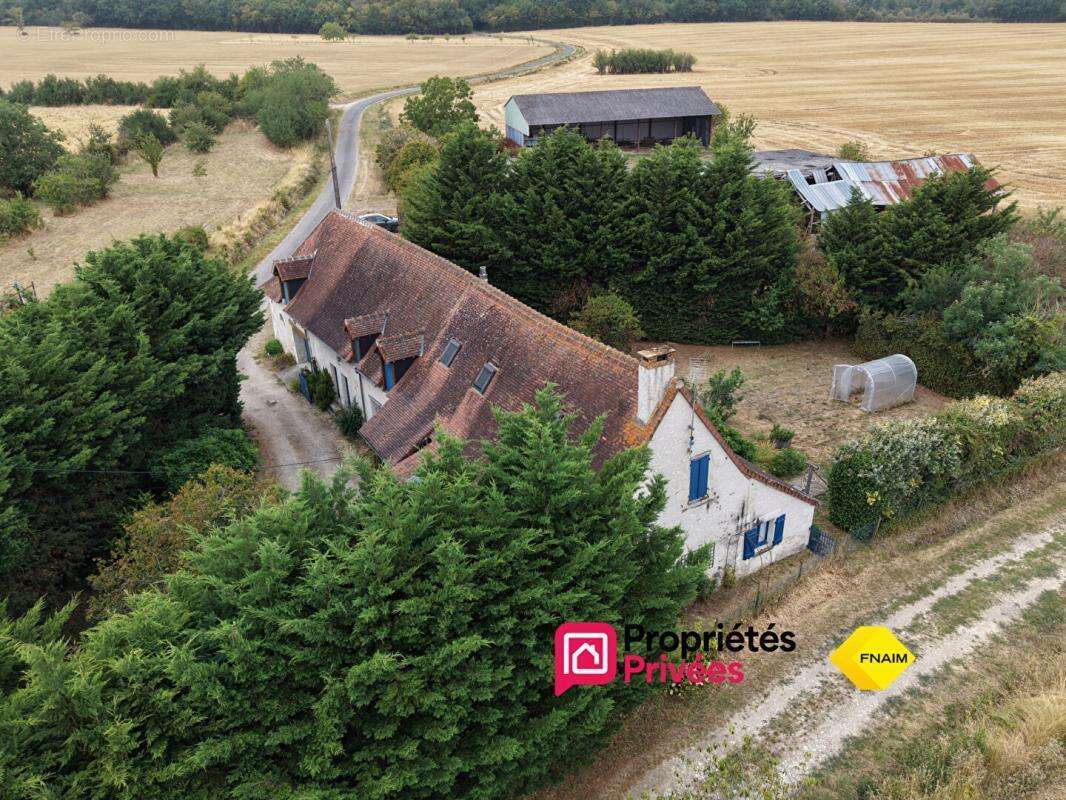 Longère 6 pièces et dépendances Bossay Sur Claise - photo 4