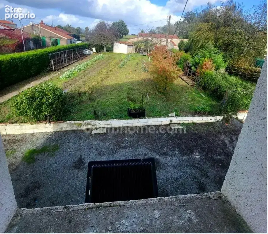 Maison rénovée avec 3 chambres, 1 200 m² de terrain et vue dégagée – Au calme ! - photo 9
