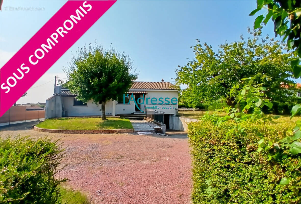 Maison à VILLEDIEU-LA-BLOUERE