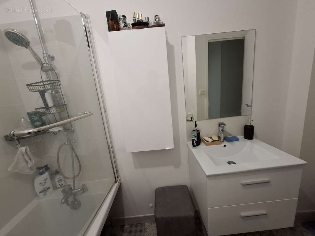 Appartement à SAINT-JULIEN-LES-VILLAS