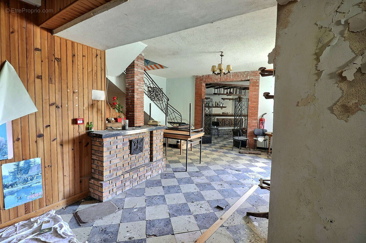 Maison à LATRONQUIERE