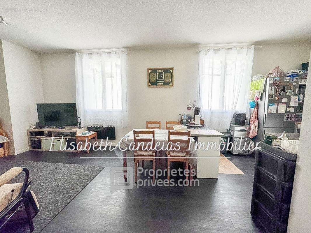 Appartement à CAZERES