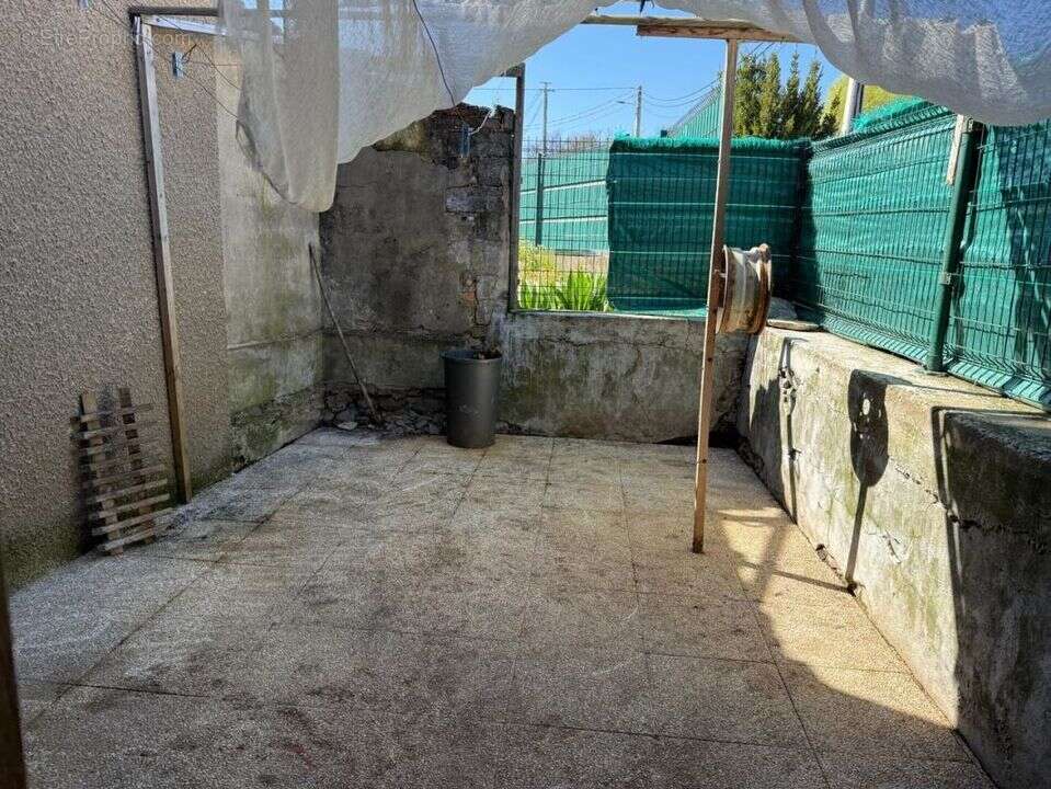 Maison à SAINT-CHRISTOPHE-ET-LE-LARIS