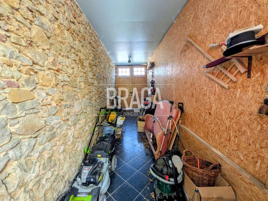 Maison 184 m2 avec cachet jardin garage et hangar de 150 m2 - photo 12