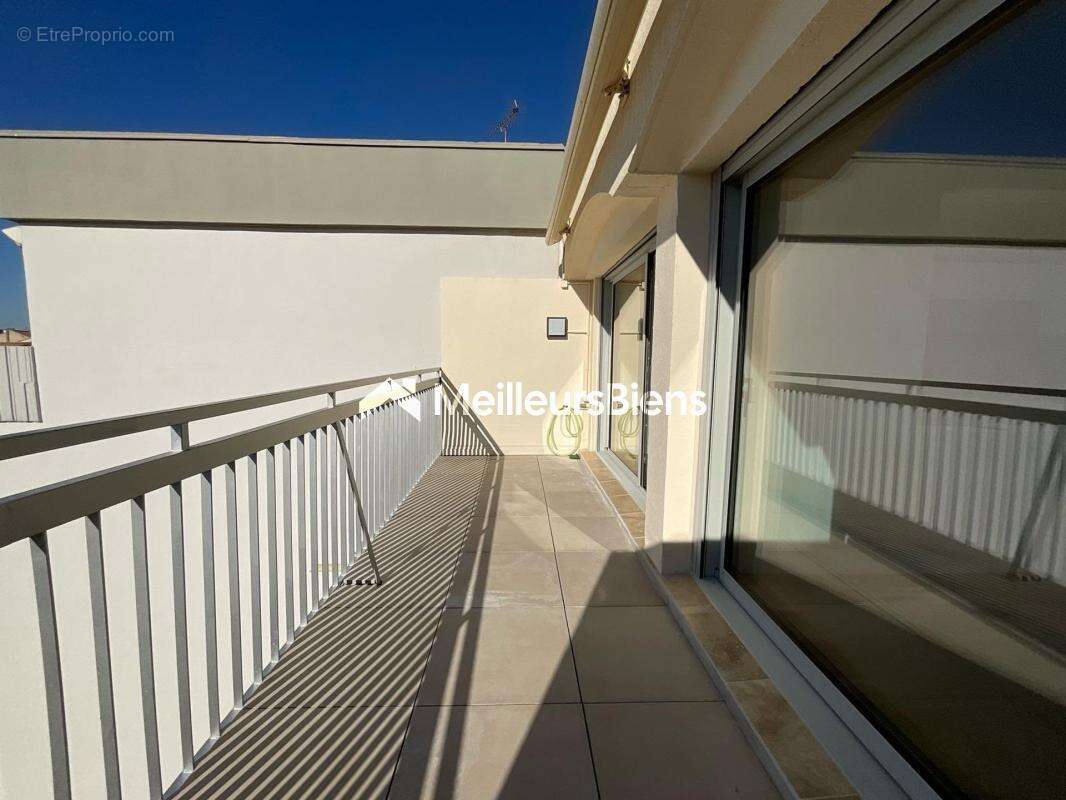 Appartement lumineux de 85 m² avec 3 chambres à vendre à Sète 34200 - photo 10