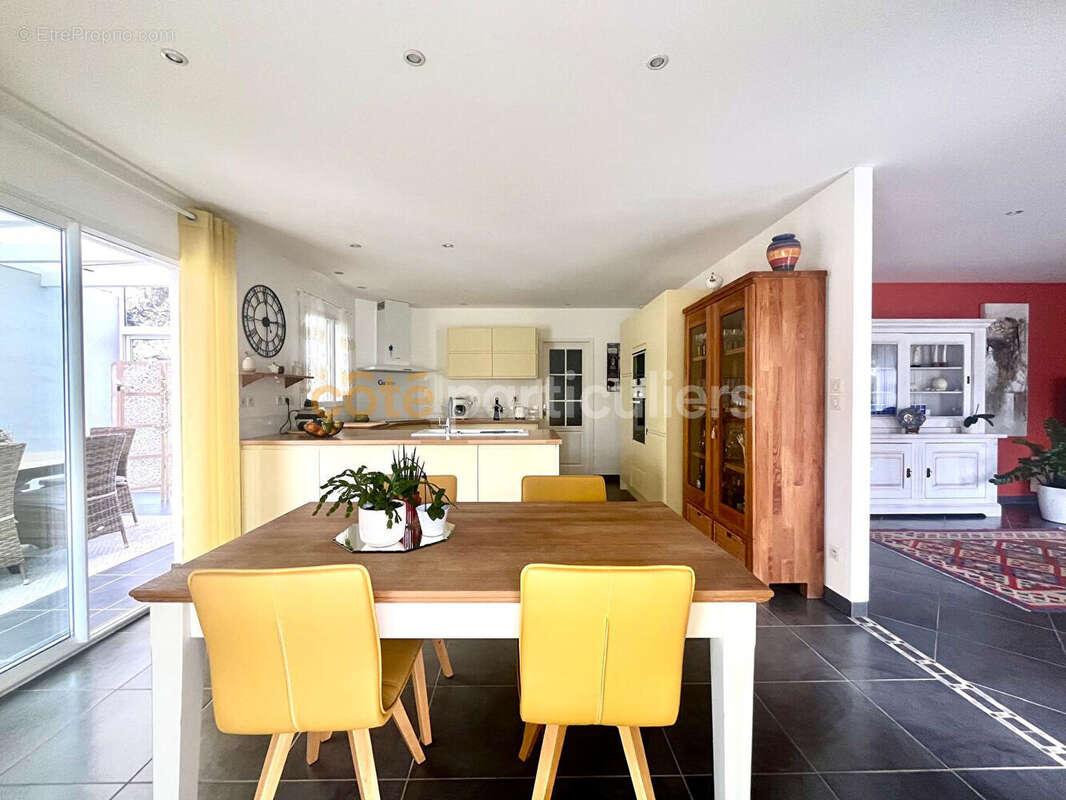 Maison à MESCHERS-SUR-GIRONDE