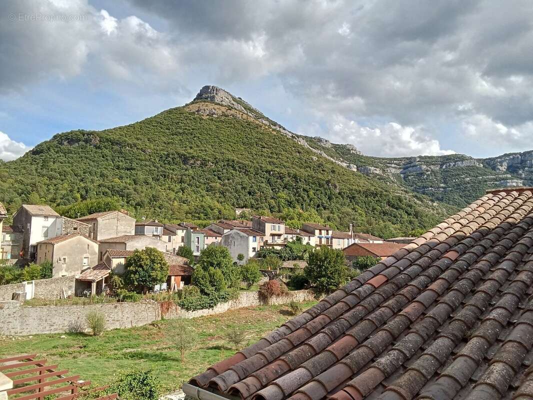 Maison de village avec terrasse et vue imprenable sur la montagne. - photo 4