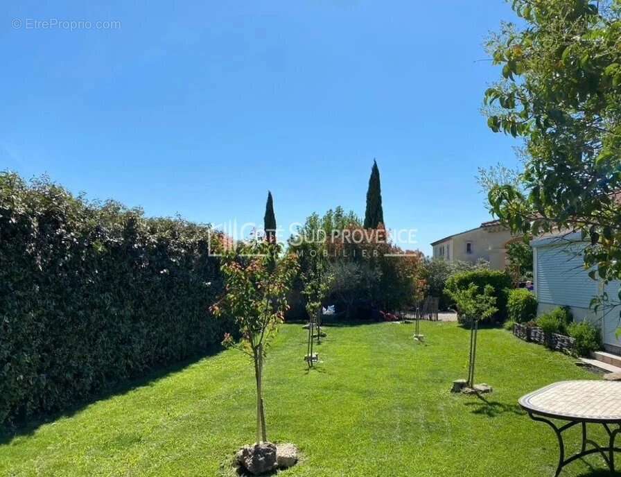 Maison à PERNES-LES-FONTAINES