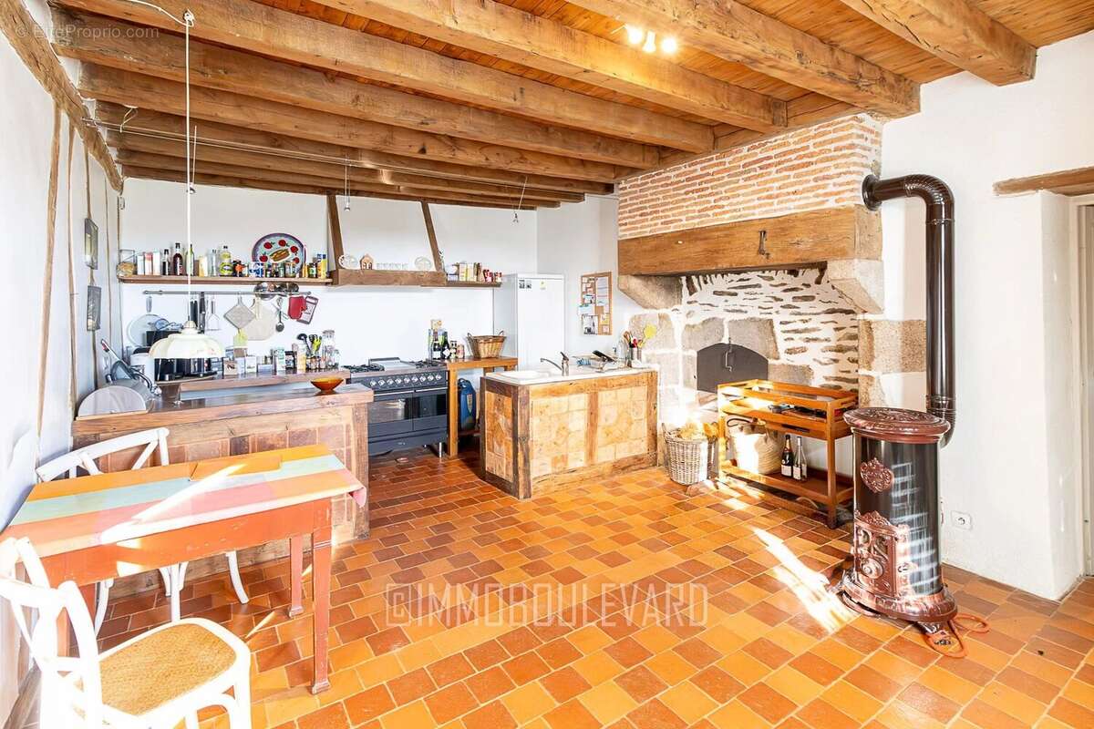 Maison à BOUSSAC-BOURG