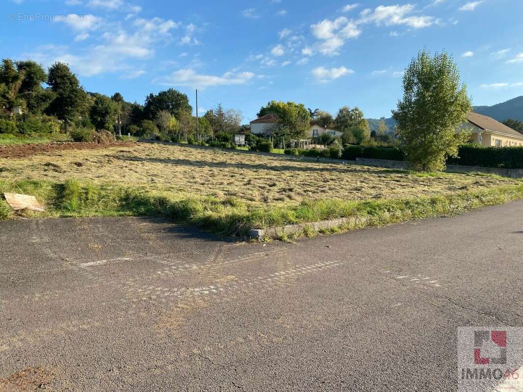 Terrain à SAINT-CERE