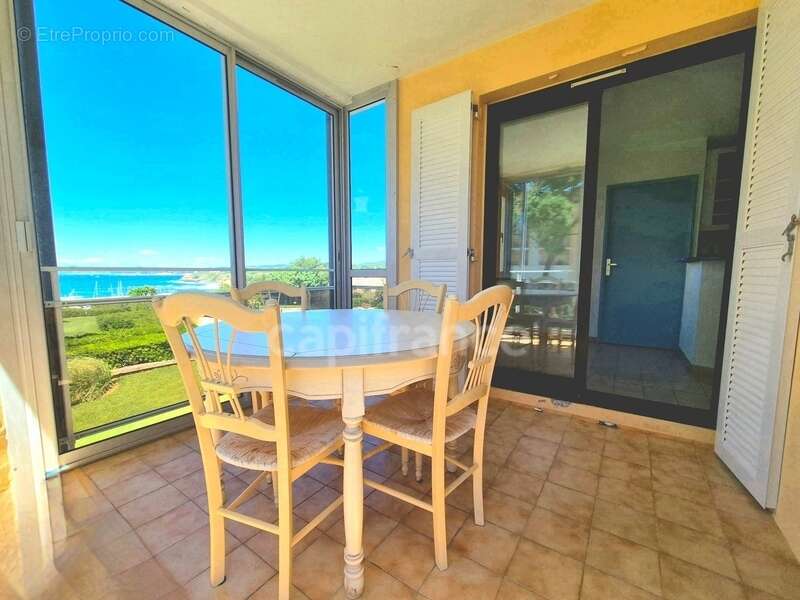 Appartement à SIX-FOURS-LES-PLAGES
