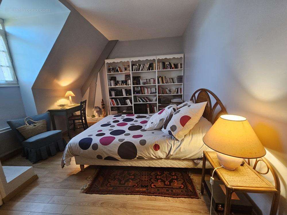 Maison 8 pièces et une dépendance - Mourenx - Bourg (64150) - photo 9