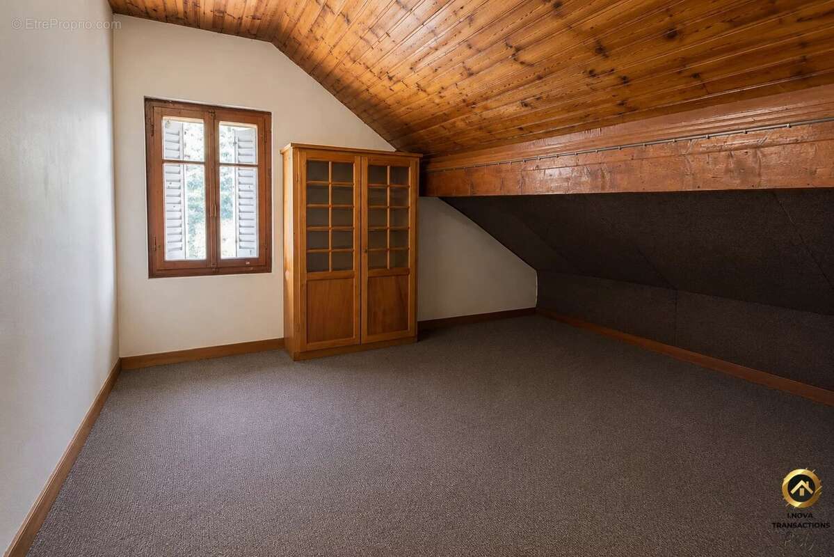 Maison 6 pièces de 150 m² en bord de Saône avec dépendance - photo 12