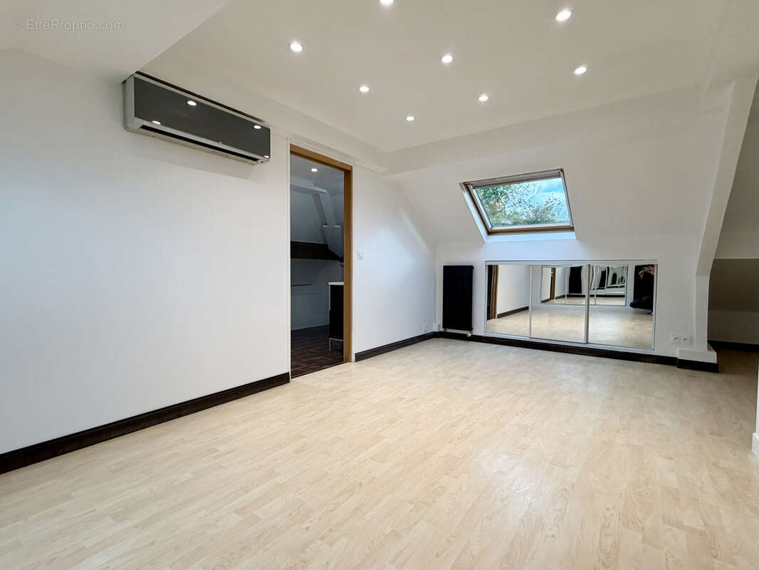 Maison à LIMEIL-BREVANNES