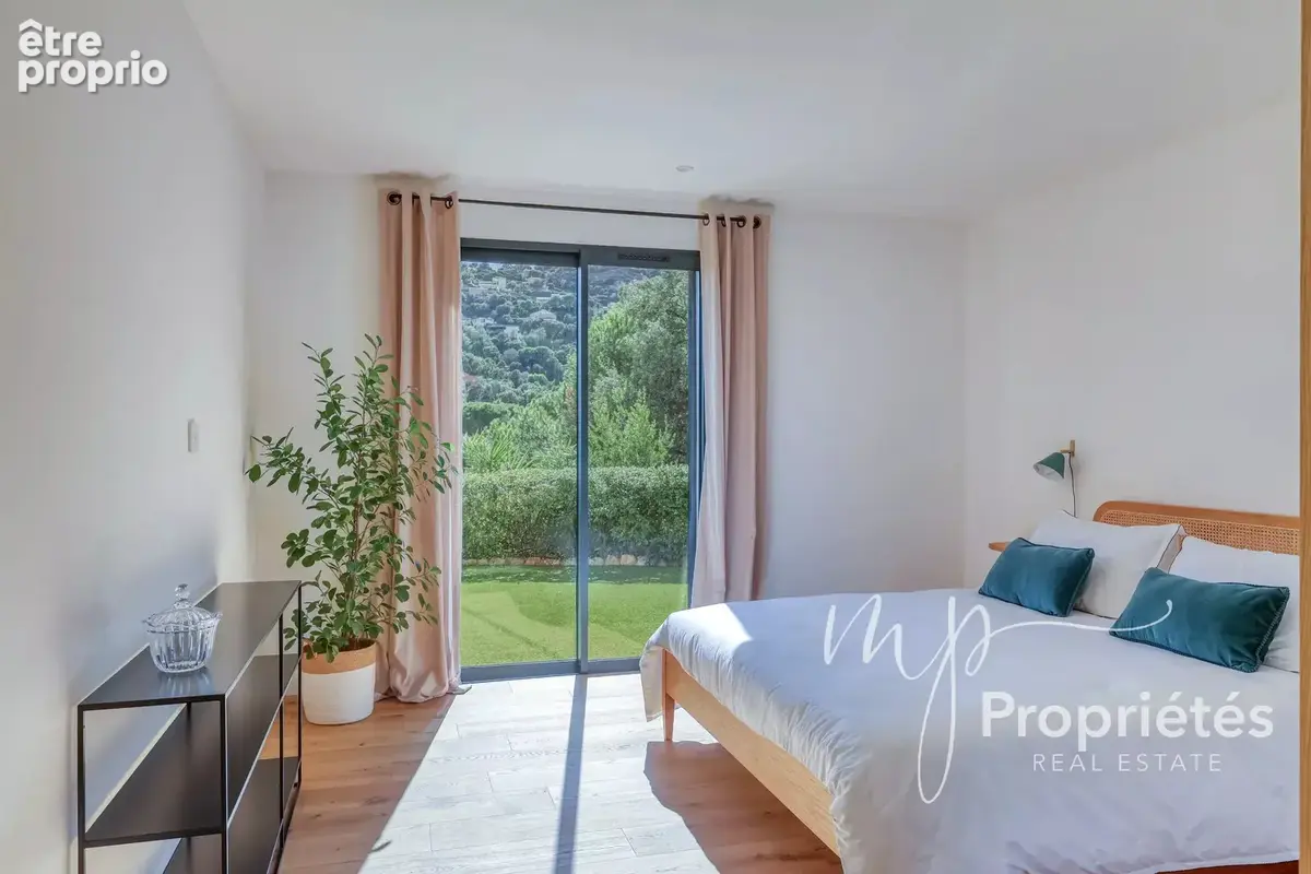 À VENDRE – Cavalaire-sur-Mer – Villa contemporaine avec vue mer 4 suites et prestations haut de gamme - photo 44