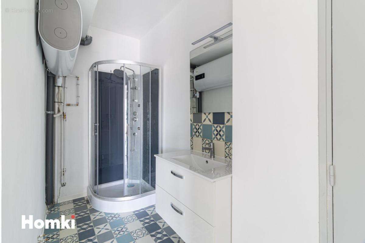 Appartement à MARSEILLE-4E