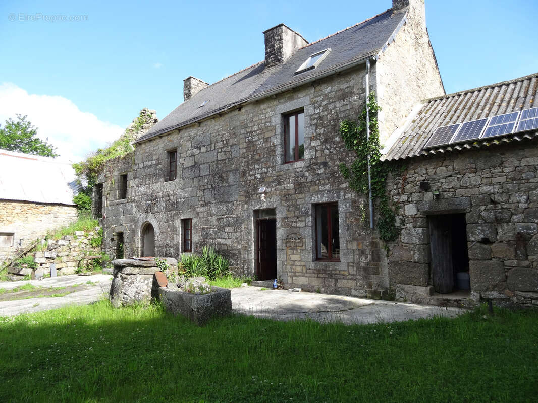 Maison en pierres à rénover   charme et potentiel en campagne de Kerpert - photo 11