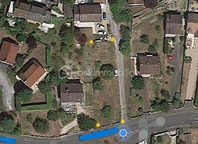 Terrain à VAUX-LE-PENIL