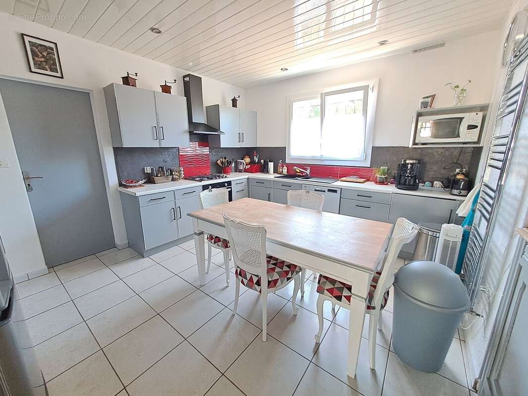Maison à vendre 7 pièces SAINT MEDARD EN JALLES (33) - photo 4