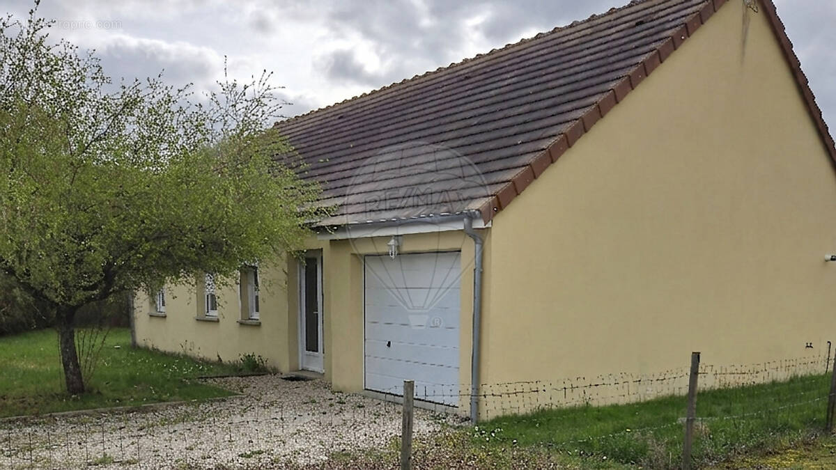 Maison à SICHAMPS