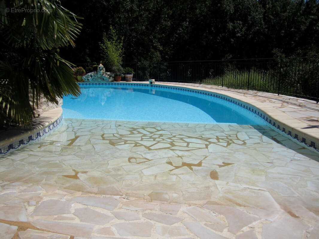 Maison à PUY-L&#039;EVEQUE