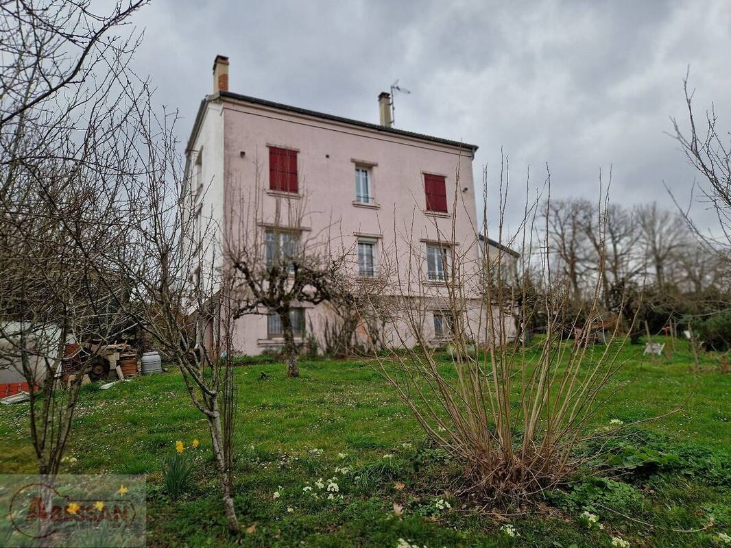 Maison à SAINT-PIERRE-DE-TRIVISY