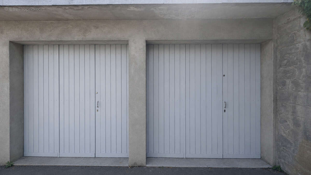 Parking à TANINGES