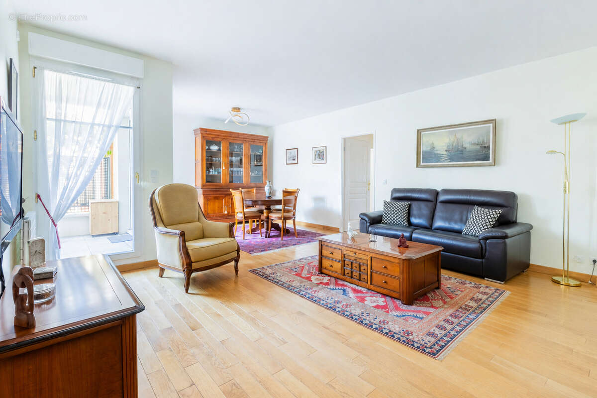 Appartement à VERRIERES-LE-BUISSON