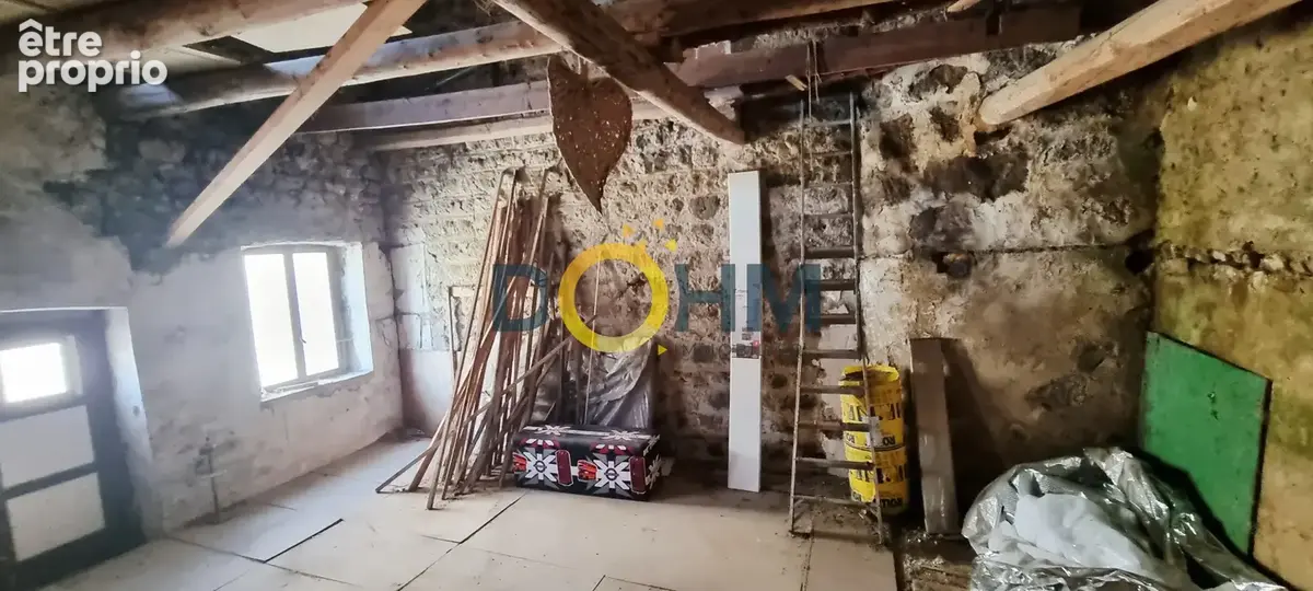 Estivareilles   Maison de village en pierre, 4 pièces, 100 m2 habitables, fort potentiel - photo 10
