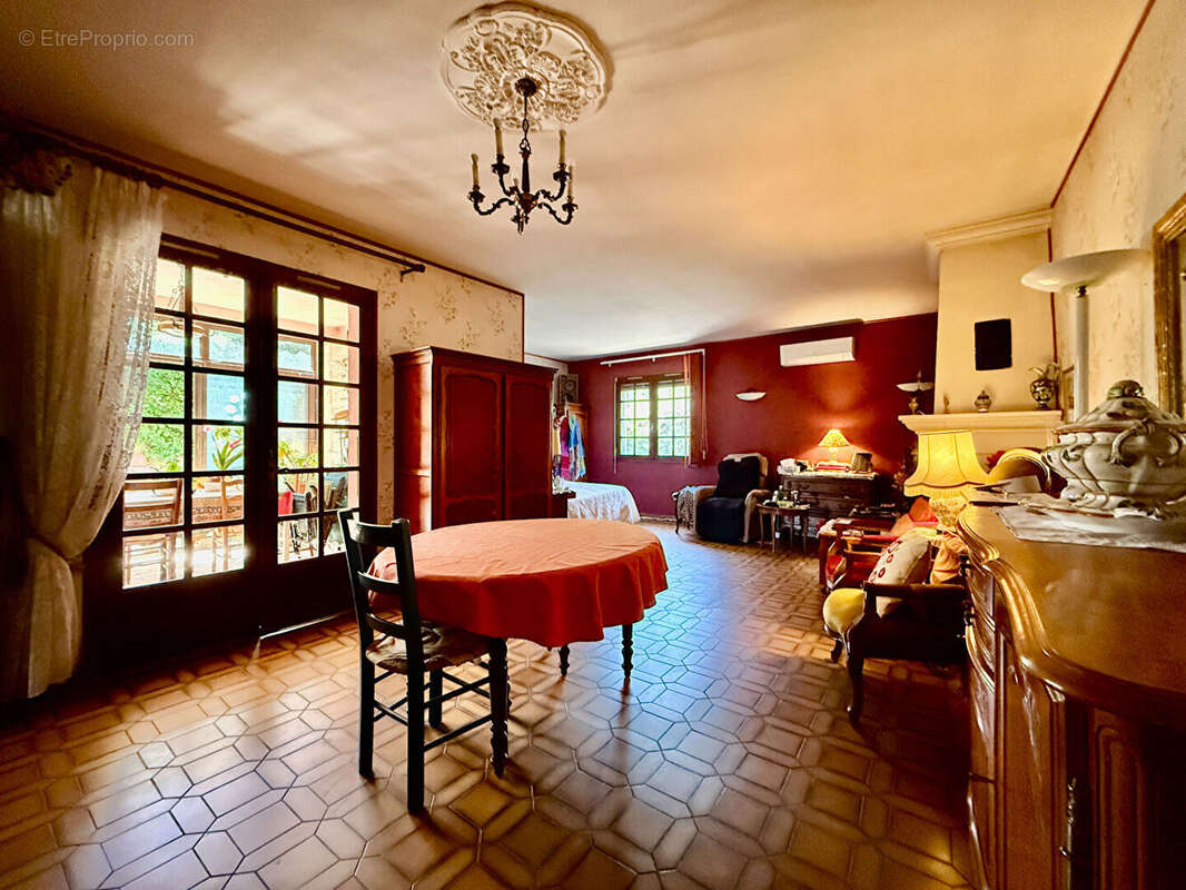 Maison à BAGNOLS-SUR-CEZE