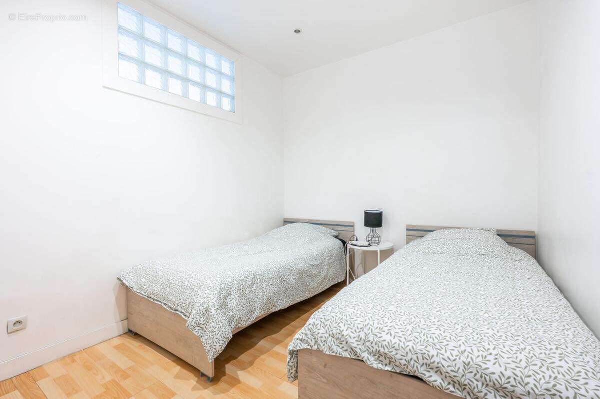 Appartement à LES LILAS