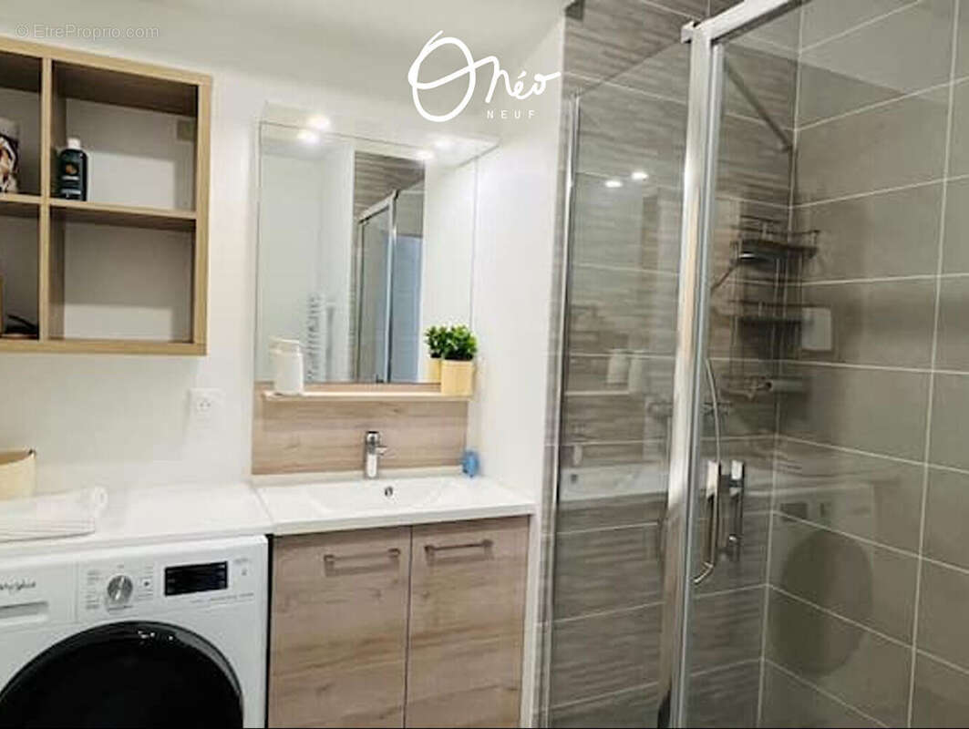 Appartement à NANCY-SUR-CLUSES