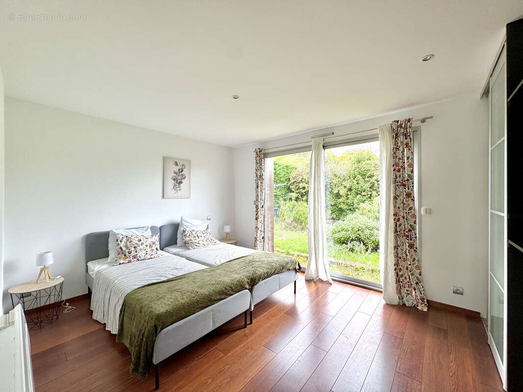 Maison à FARGUES-SAINT-HILAIRE