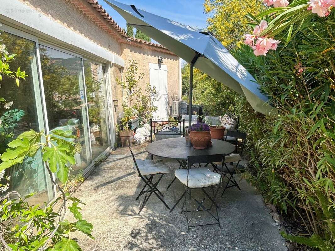 Maison 100 m² à Roquebrune-Sur-Argens  - photo 4
