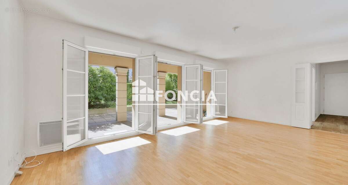 Appartement à LE PLESSIS-ROBINSON