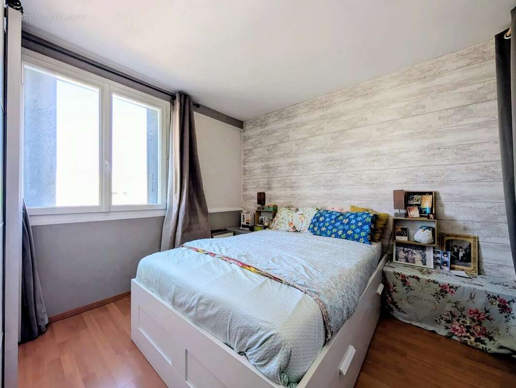 Appartement à LES CLAYES-SOUS-BOIS