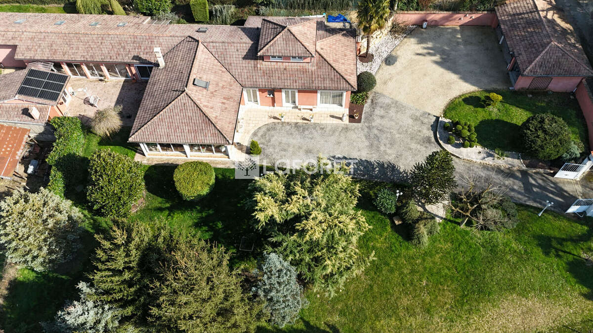 Maison à vendre Illiat 10 pièce(s) 203.10 m2 - photo 15
