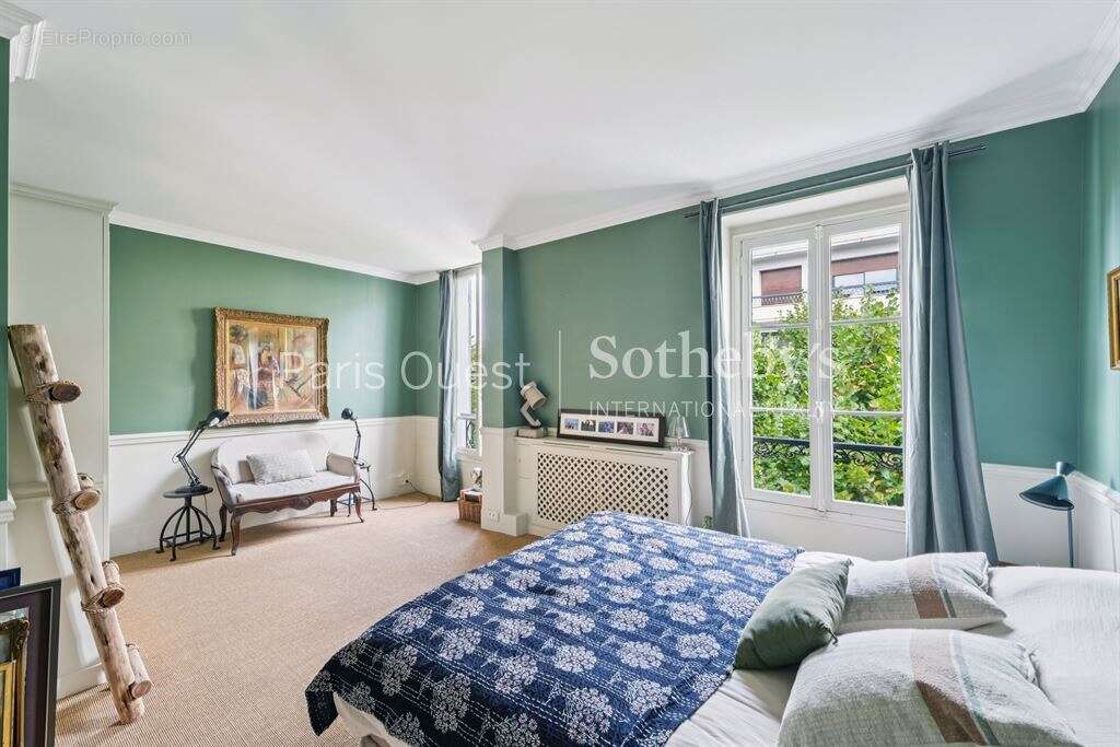 Maison à NEUILLY-SUR-SEINE