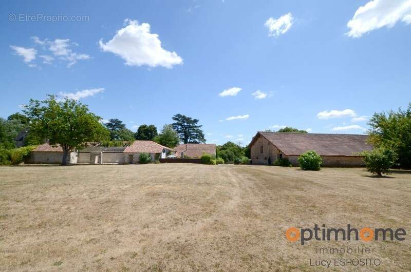 Maison à NANTEUIL-EN-VALLEE