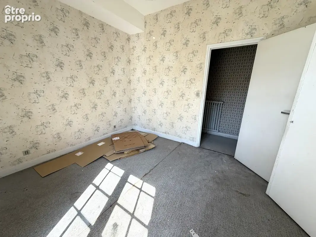 Marcenat   Jolie maison de plain-pied de 138 m2 sur un terrain de 2 272 m2 - photo 11