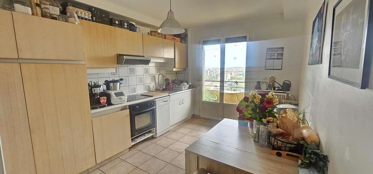 Appartement à LYON-9E