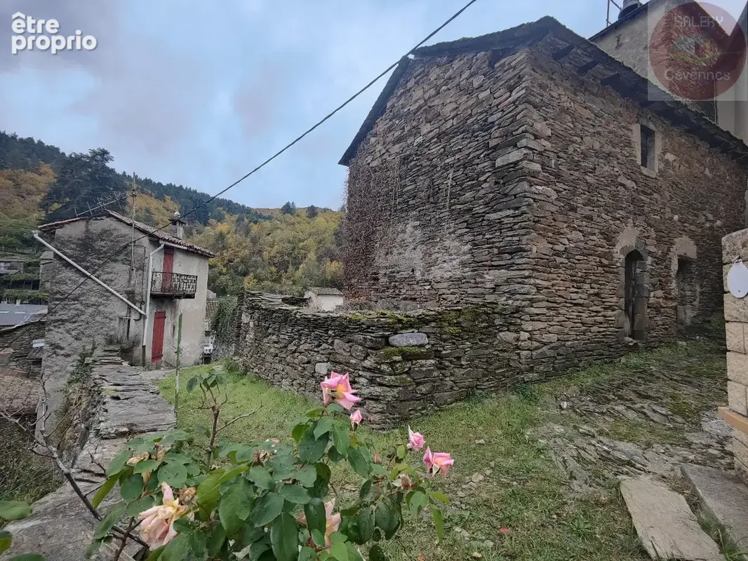Maison en pierre à rénover - photo 1