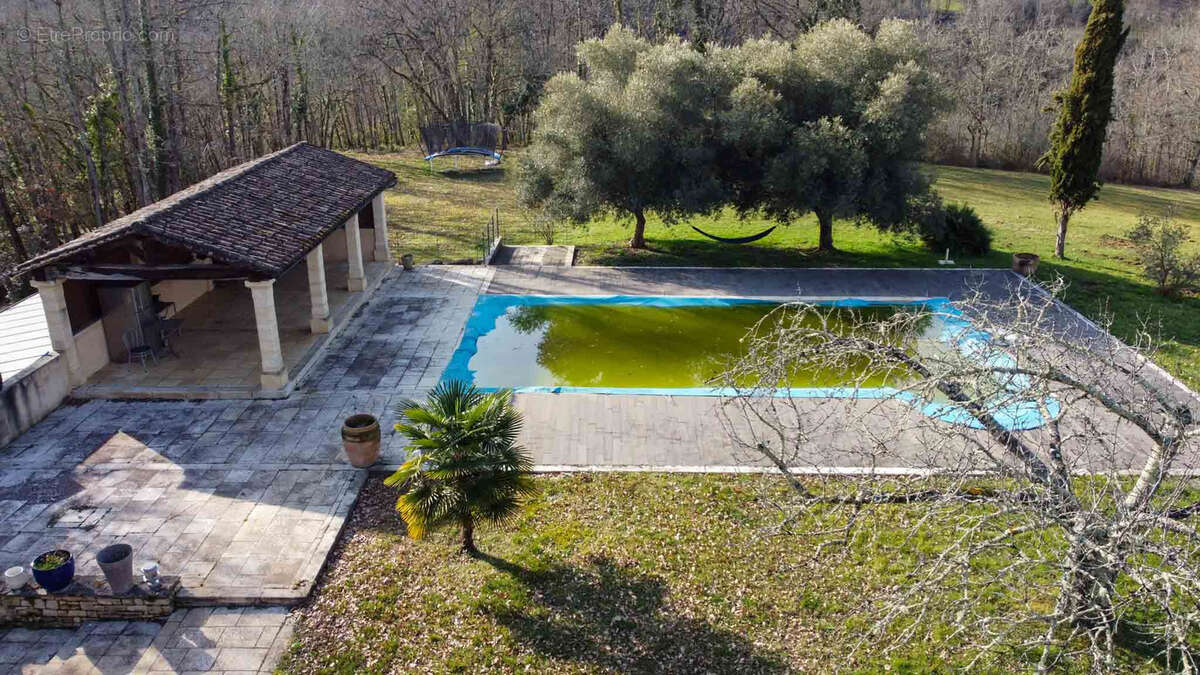 Maison à CENAC-ET-SAINT-JULIEN