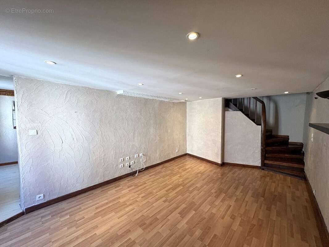 Appartement T3 en triplex – 73 m² – Hyper centre de Vizille (38220) - photo 4